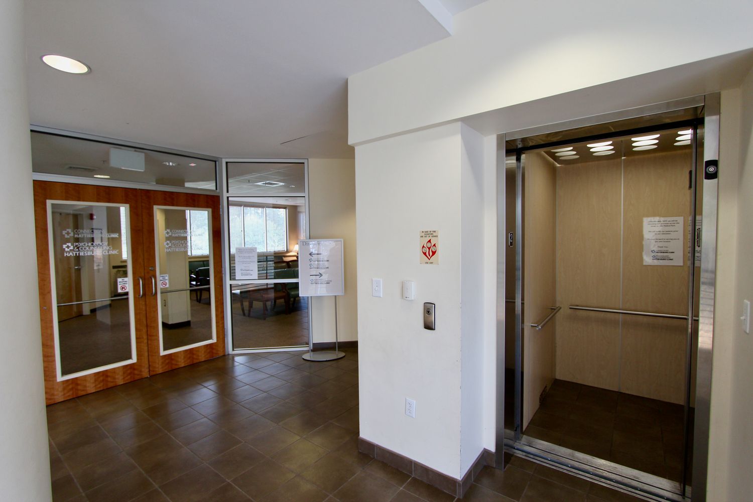 Class A Office/Medical : 2 Southern Point Pkwy, Hattiesburg, MS 39401